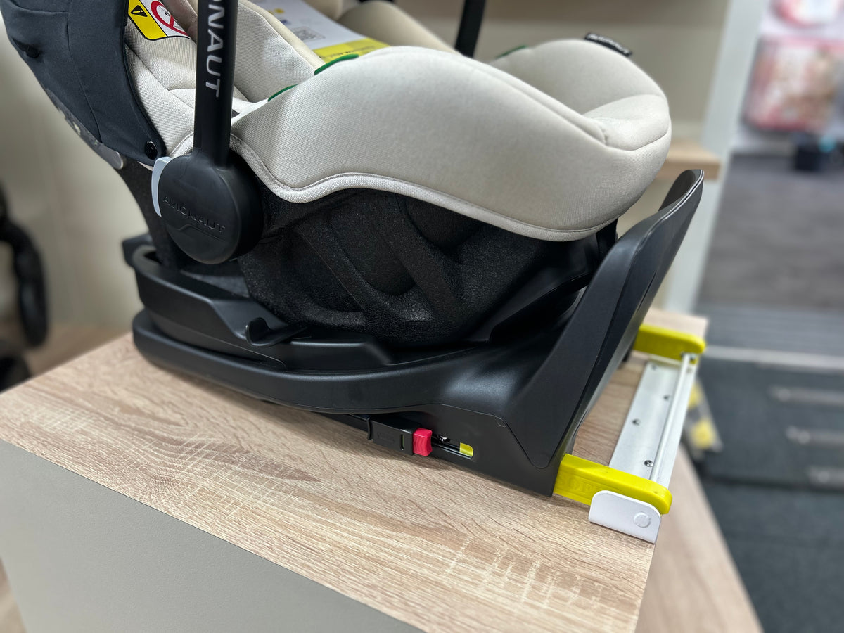 Avionaut pixel pro 2.0 & IQ Orbit base ~ ex display Birmingham store
