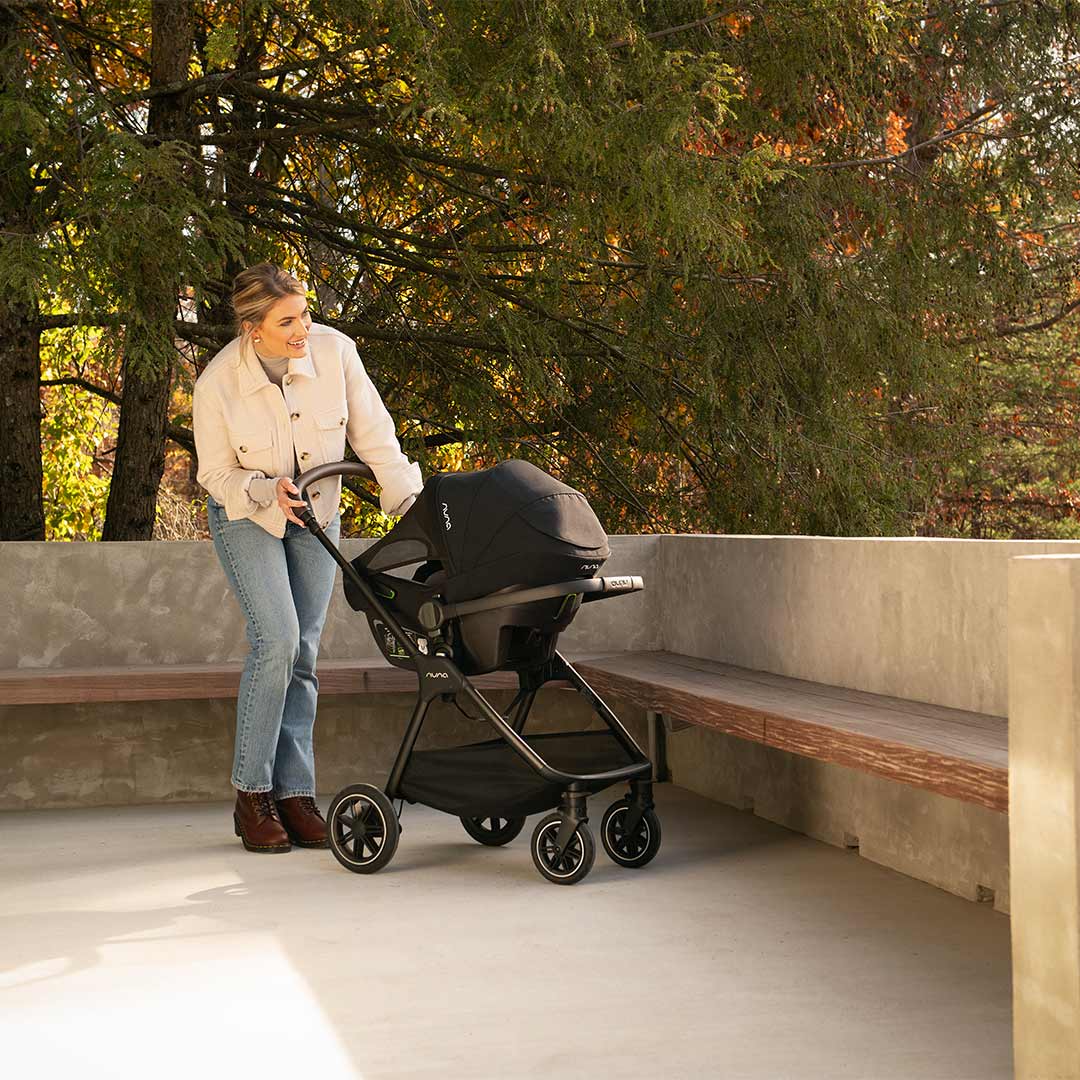 Nuna TRIV Next Travel System Caviar With Arra Flex Car Seat Ex Display Next Base