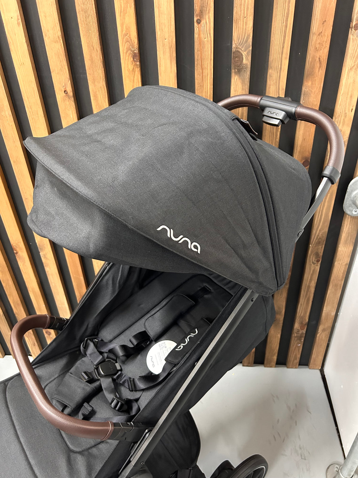 Nuna Trvl Lx ~ ex display Birmingham store