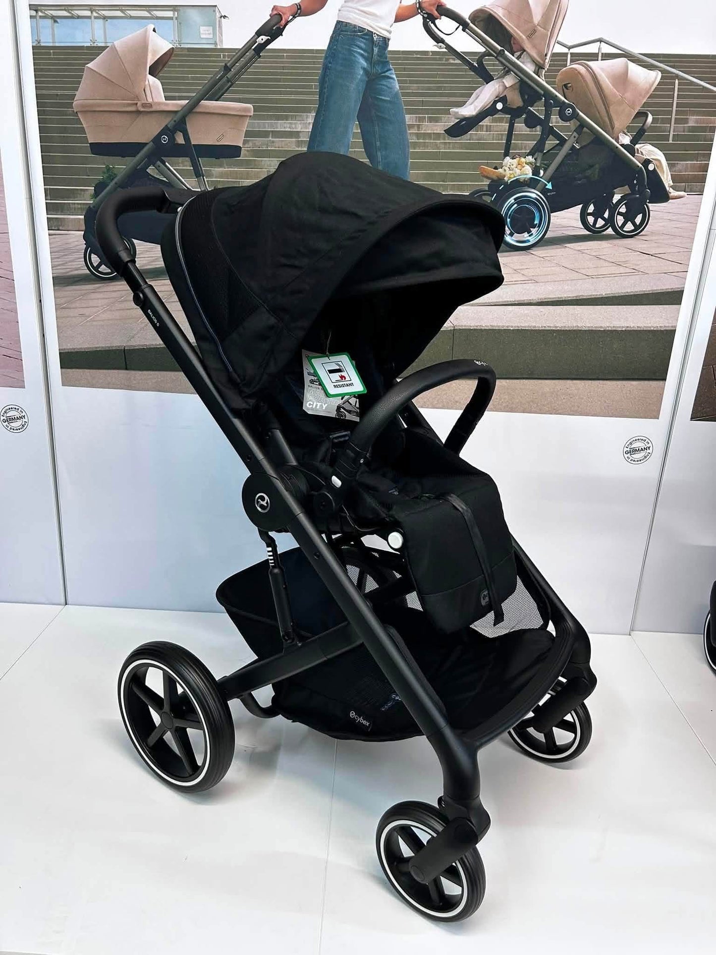 Cybex balios, carrycot, cloud T car seat and isofix base * Ex display Birmingham store
