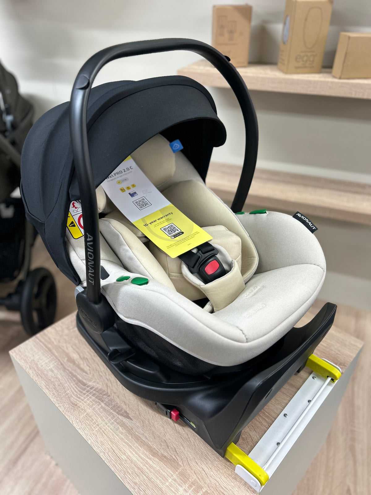 Avionaut pixel pro 2.0 & IQ Orbit base ~ ex display Birmingham store