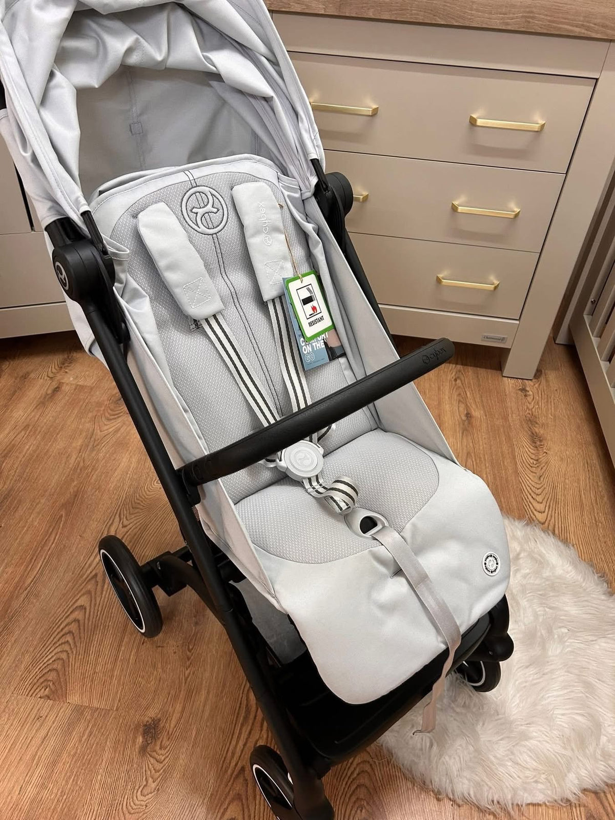 Cybex beezy- fog grey (2025) model  ~ Ex display Birmingham store