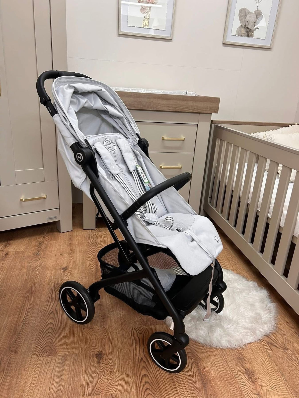 Cybex beezy- fog grey (2025) model  ~ Ex display Birmingham store