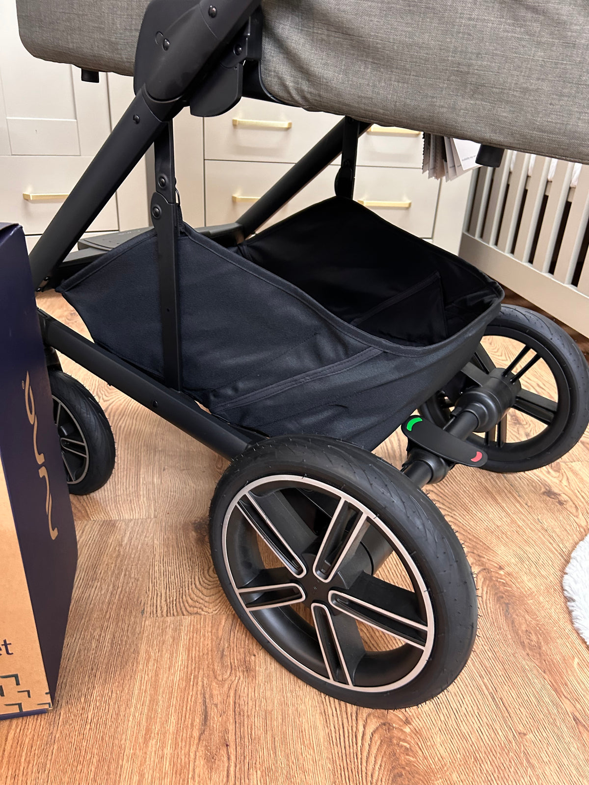 Nuna mixx next - pistachio- ex display
