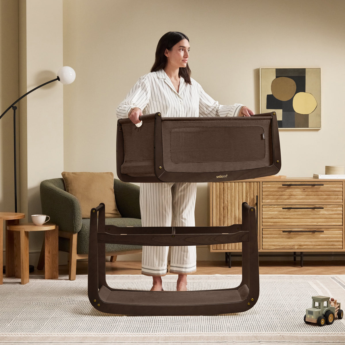 SnuzPod5 Bedside Crib Chocolate