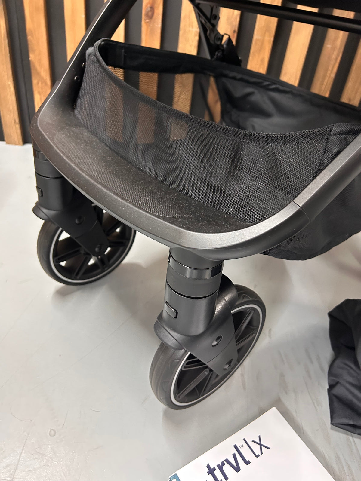 Nuna Trvl Lx ~ ex display Birmingham store