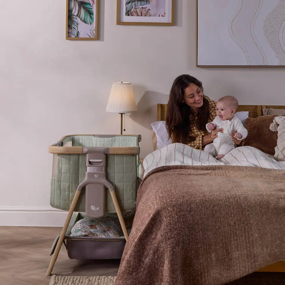 Tutti Bambini Cozee Sense Bedside Crib – Drifted Oak/Eucalyptus