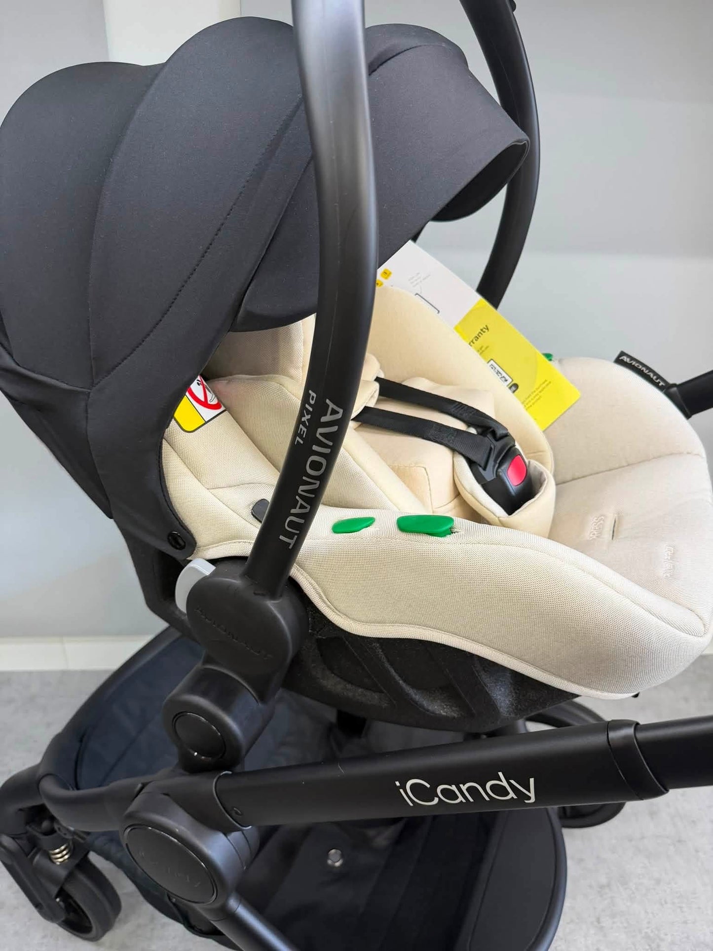 Icandy peach 7 and Avionaut pixel pro 2 and Isofix base