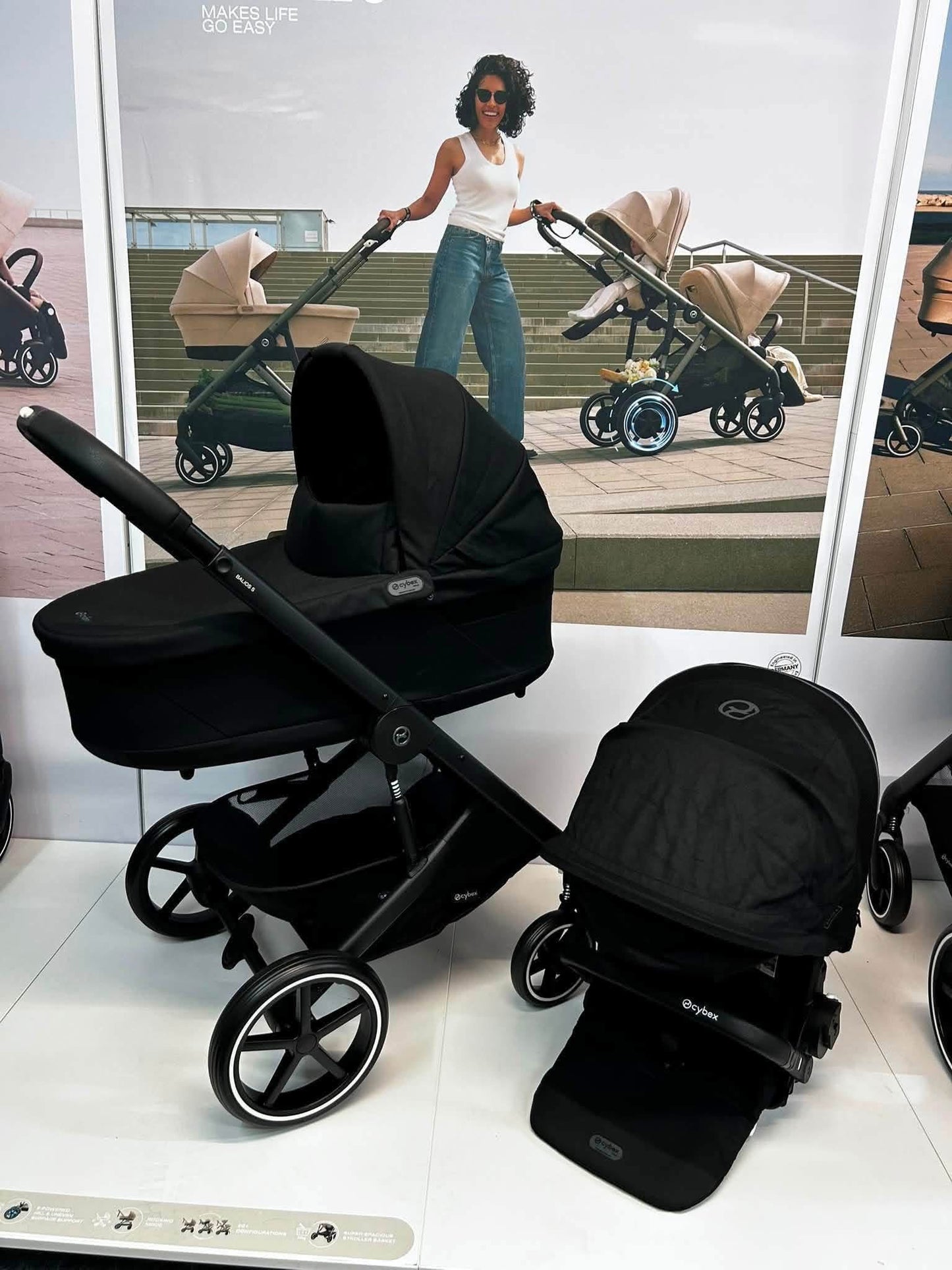 Cybex balios, carrycot, cloud T car seat and isofix base * Ex display Birmingham store