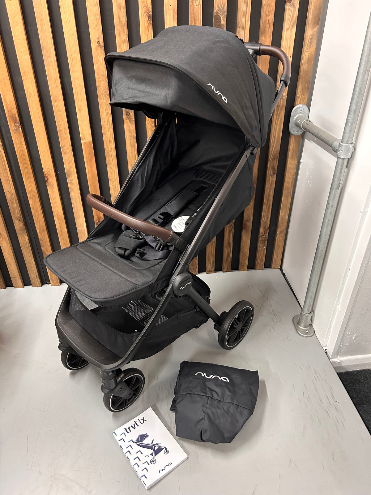 Nuna Trvl Lx ~ ex display Birmingham store