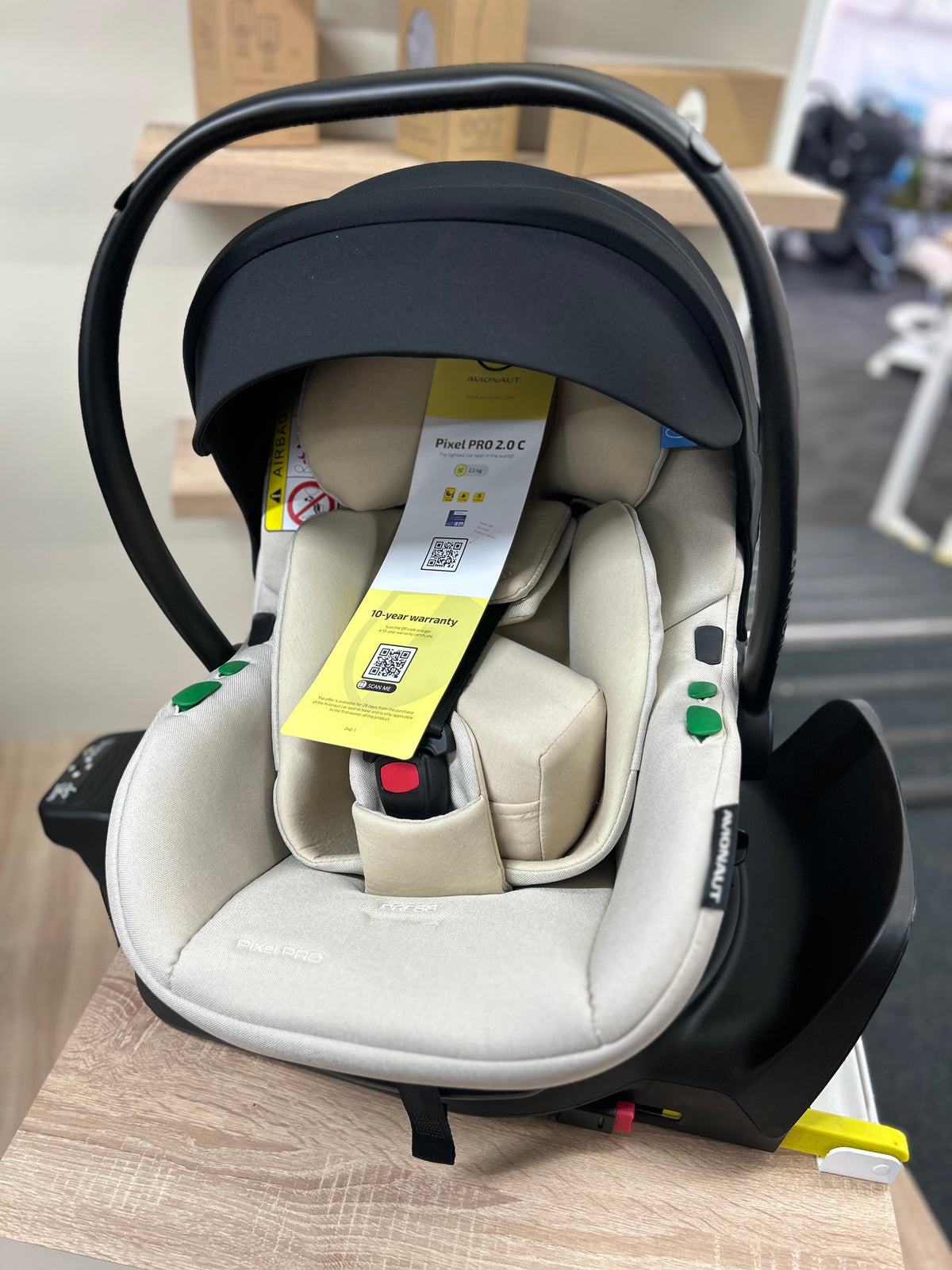 Avionaut pixel pro 2.0 & IQ Orbit base ~ ex display Birmingham store