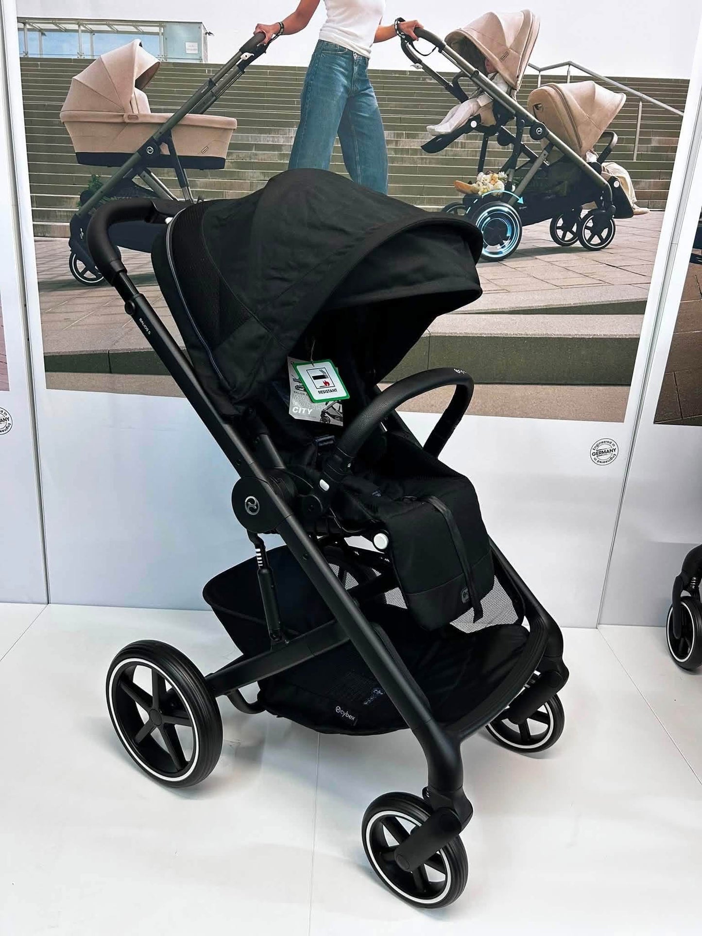 Cybex balios, carrycot, cloud T car seat and isofix base * Ex display Birmingham store