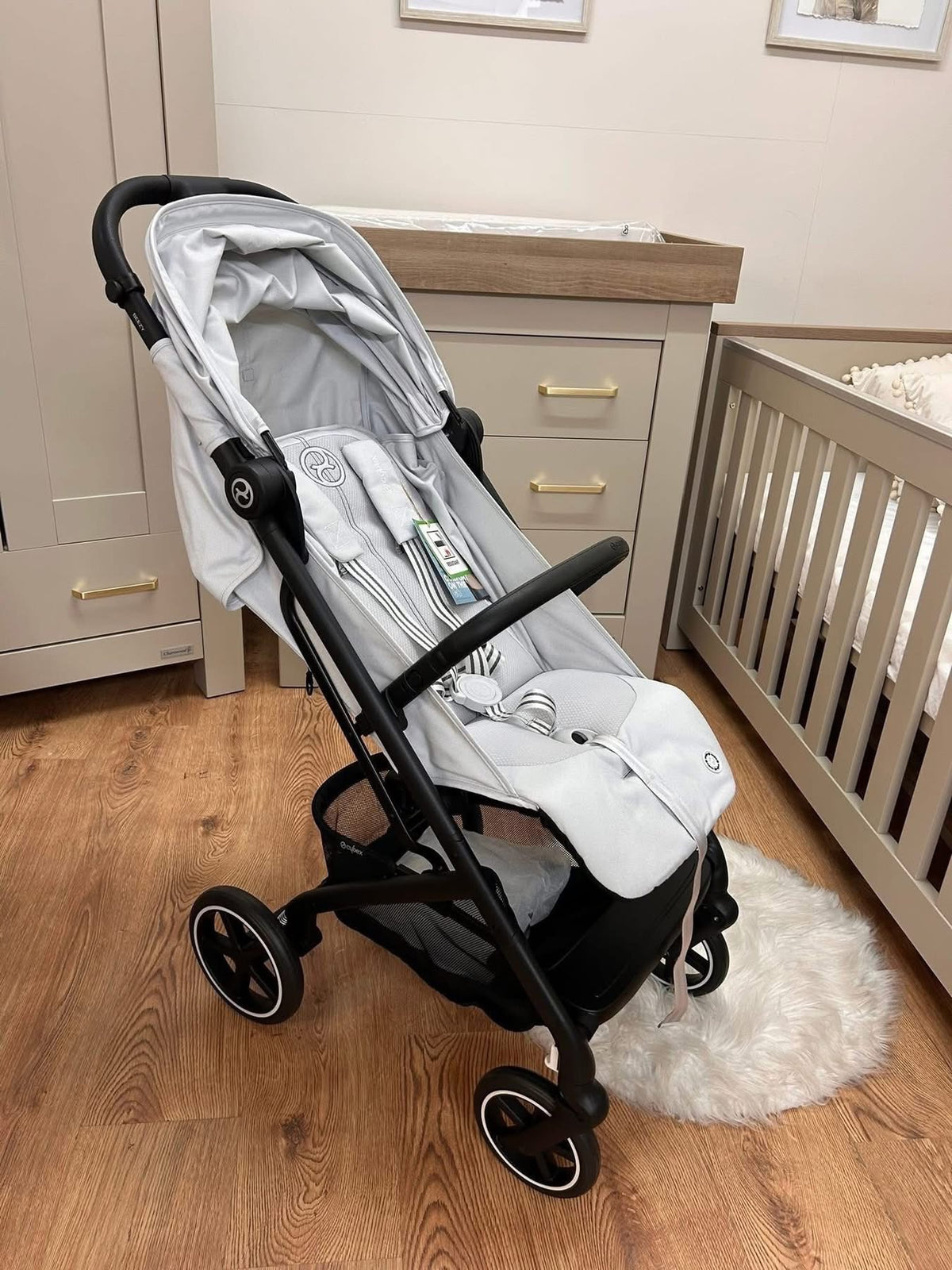 Cybex beezy- fog grey (2025) model  ~ Ex display Birmingham store