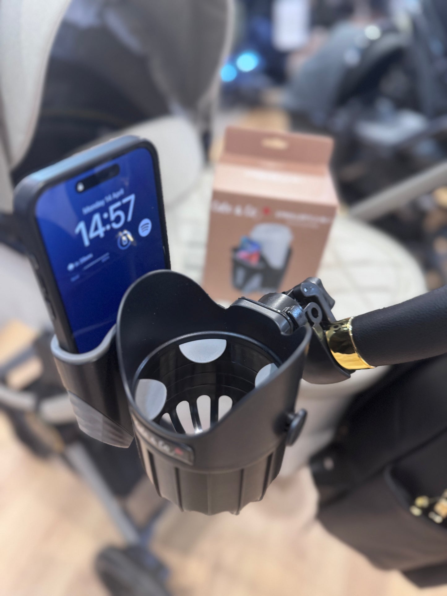 Stroller 2 in 1 Phone and cup holder