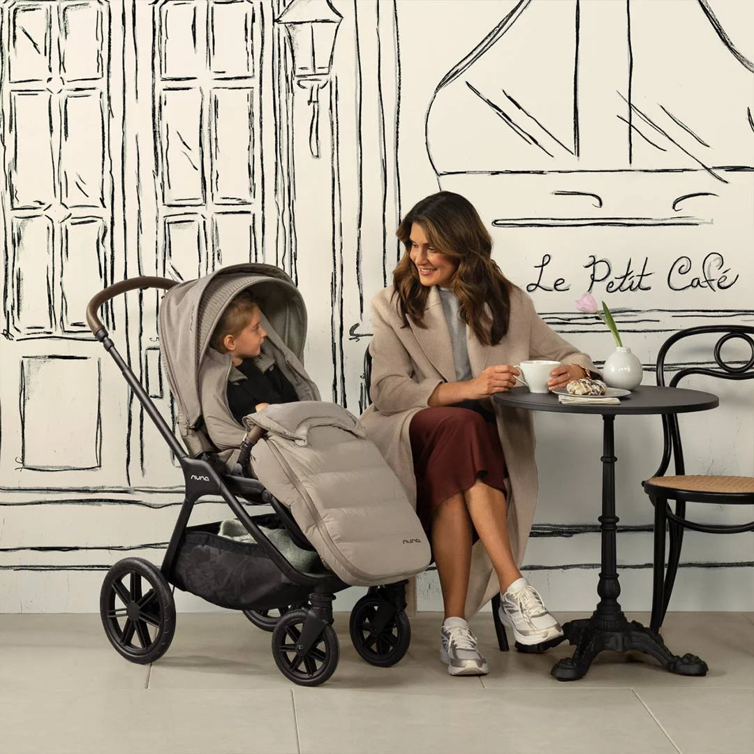 Nuna MIXX Next Pushchair, MIXX Next Carrycot, ARRA Flex Car Seat and BASE Curv Bundle, Cosmopolitan FREE Carrycot Stand