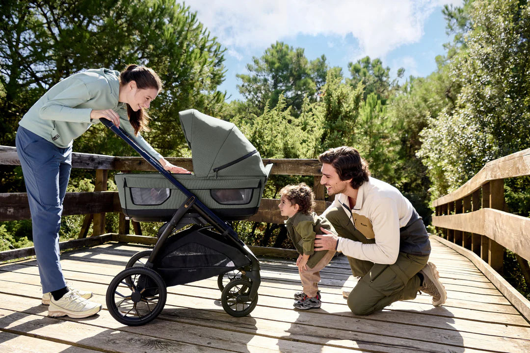 Inglesina Aptica XT Travel System - Taiga Green (2025 Model Updated Features) Ex Display