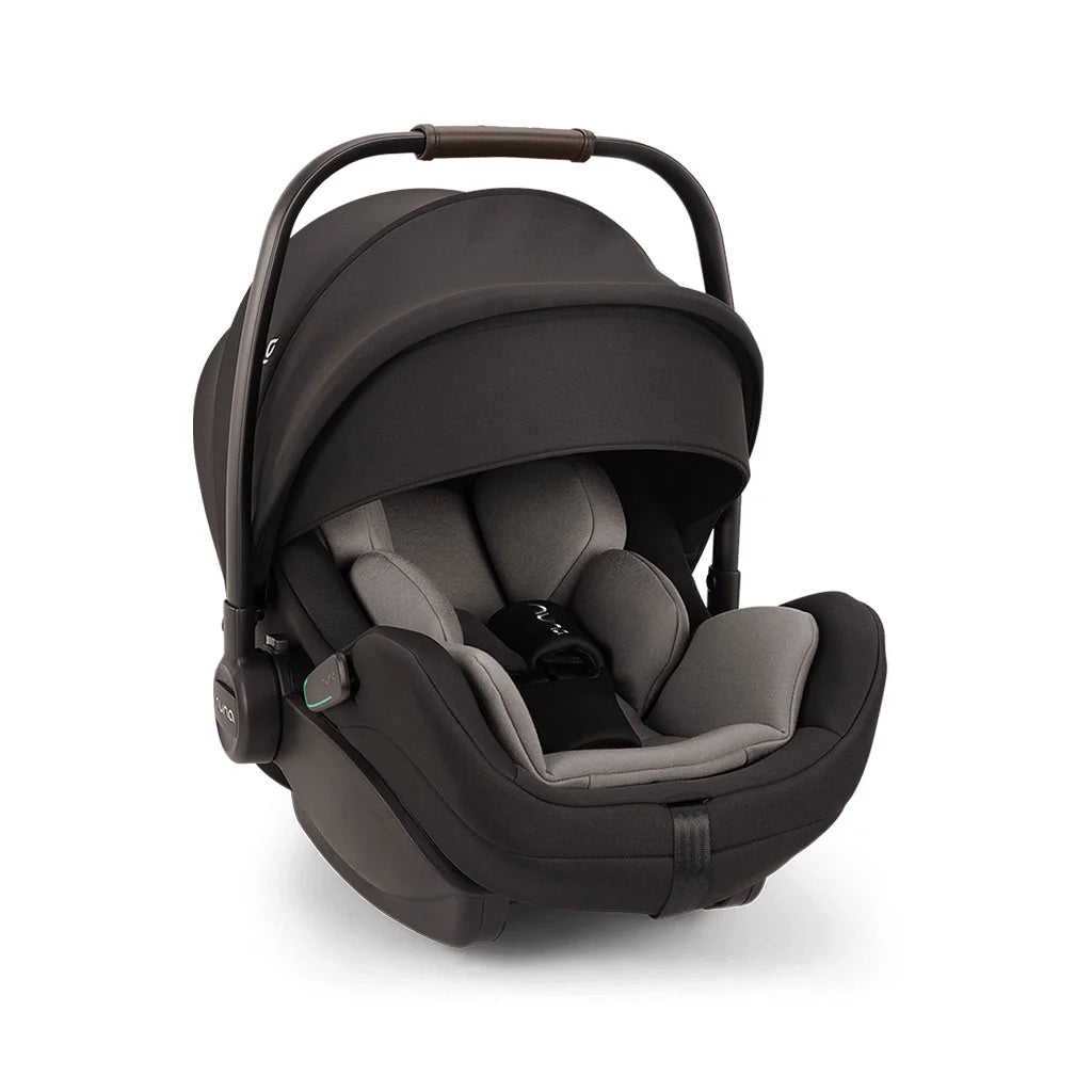 Nuna TRIV Next  Caviar With Arra Flex Car Seat Curv Isofix Base