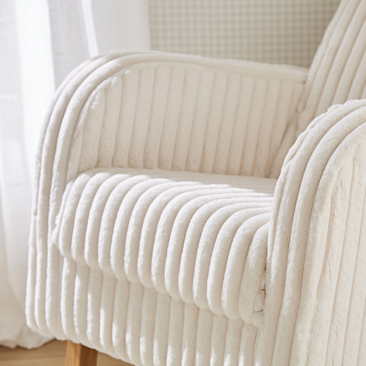Cuddle Co Etta Faux Fur Nursing Chair - Cream