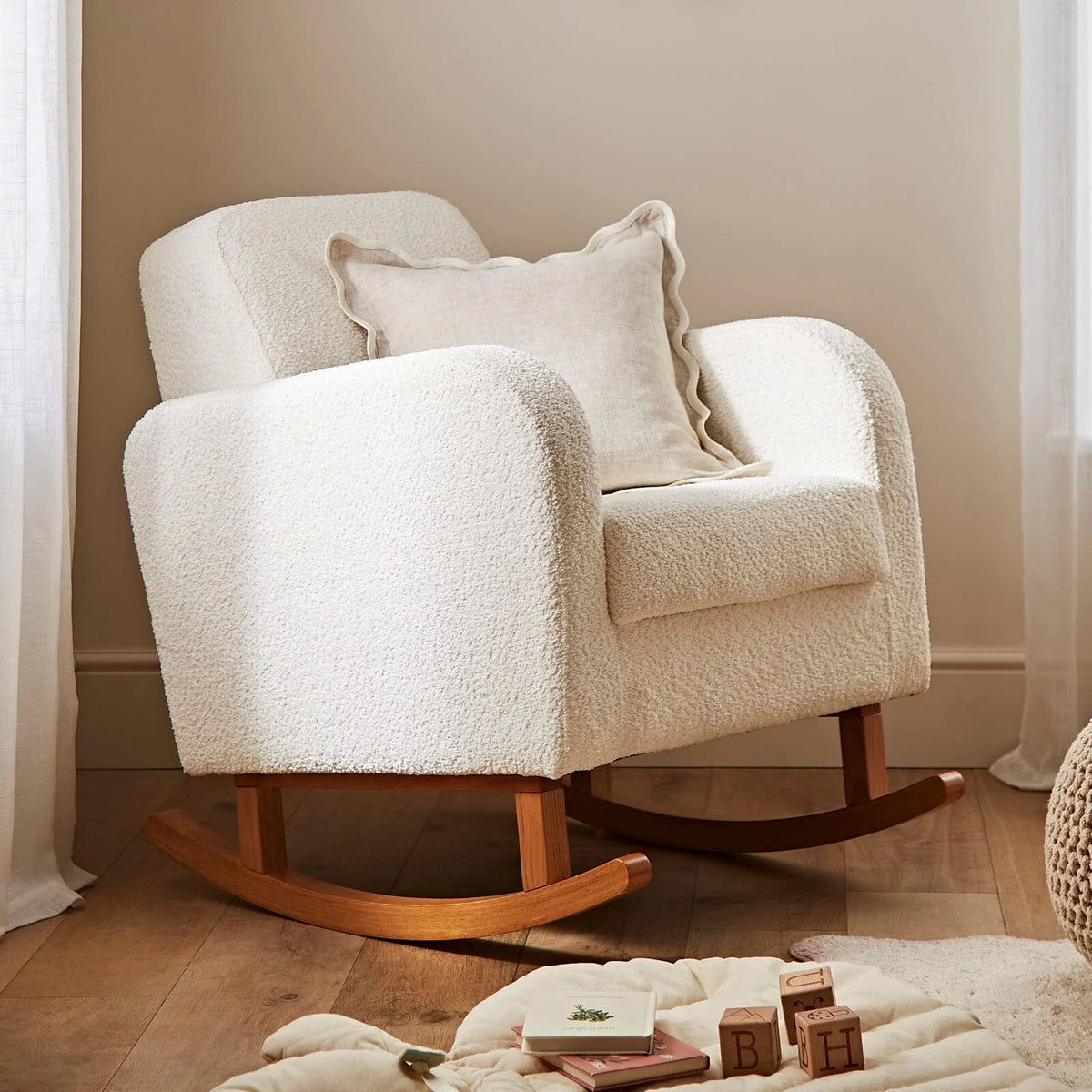 Cuddle Co Etta Nursing Chair - Boucle Off White