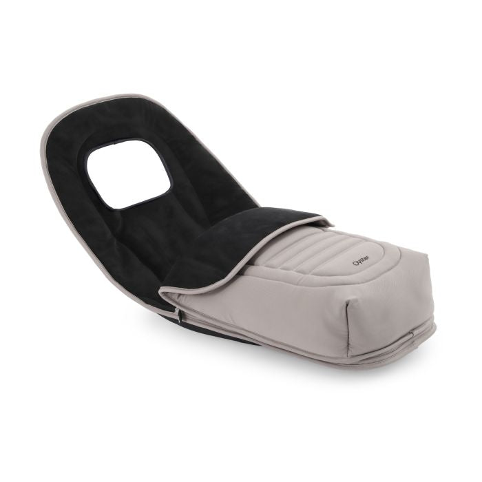 BabyStyle Oyster4 Pushchair Luxury 7 Piece Bundle with Cybex Cloud T i-Size Car Seat and Base - Stone