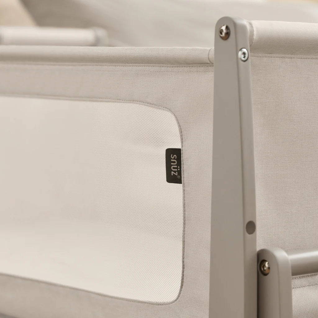 SnuzPod5 Bedside Crib Pebble