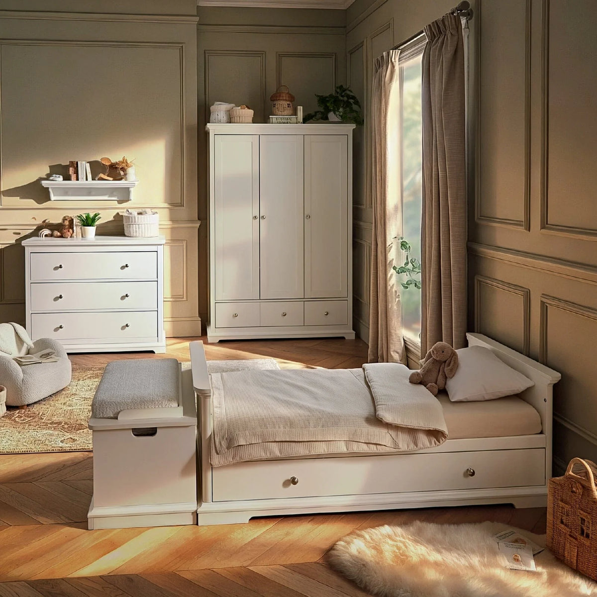 Cuddle Co Beaumont 3 Piece Nursery Furniture Set - White
