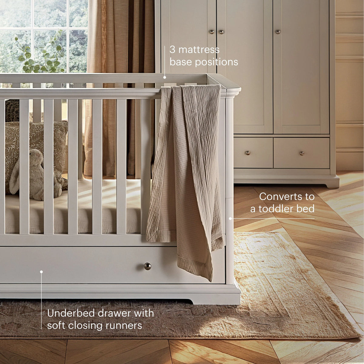 Cuddle Co Beaumont 3 Piece Nursery Furniture Set - White