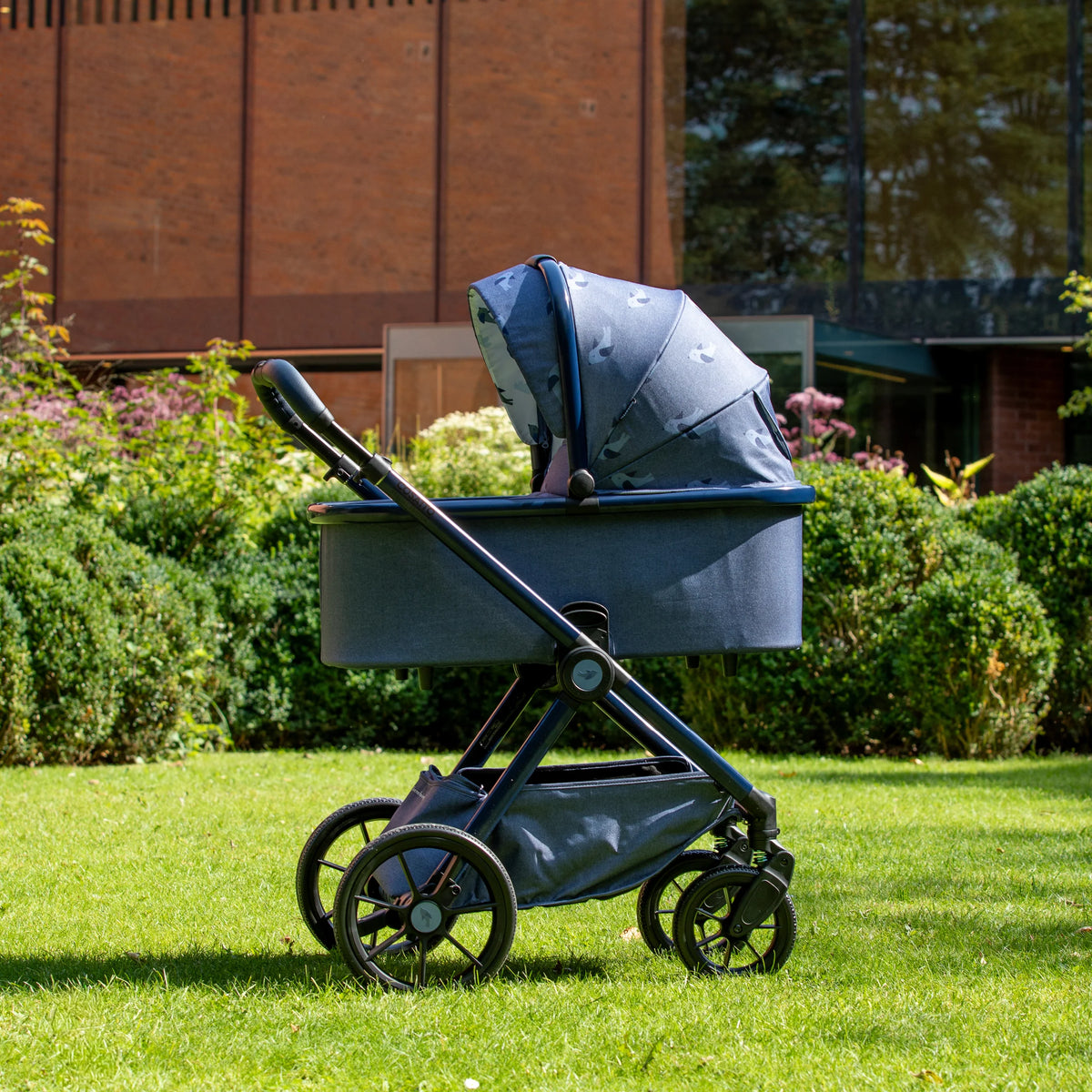 Cosatto Giggle 4 Special Edition Pram and Accessory Bundle Sky Lark