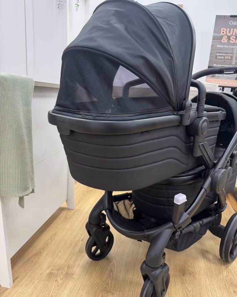 iCandy Peach 7 Twin Bundle Studio Ex Display Inc Bag and 2 Footmuffs
