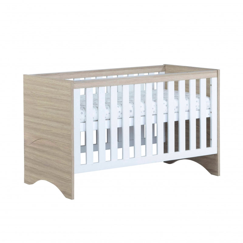 Babymore Veni Cot Bed-Oak/White *AUGUST OFFER FREE COT TOP CHNAGER