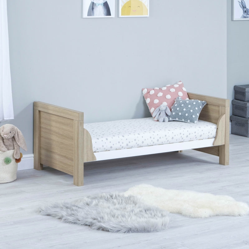 Babymore Luno Cot Bed-Oak & White *AUGUST OFFER FREE COT TOP CHANGER