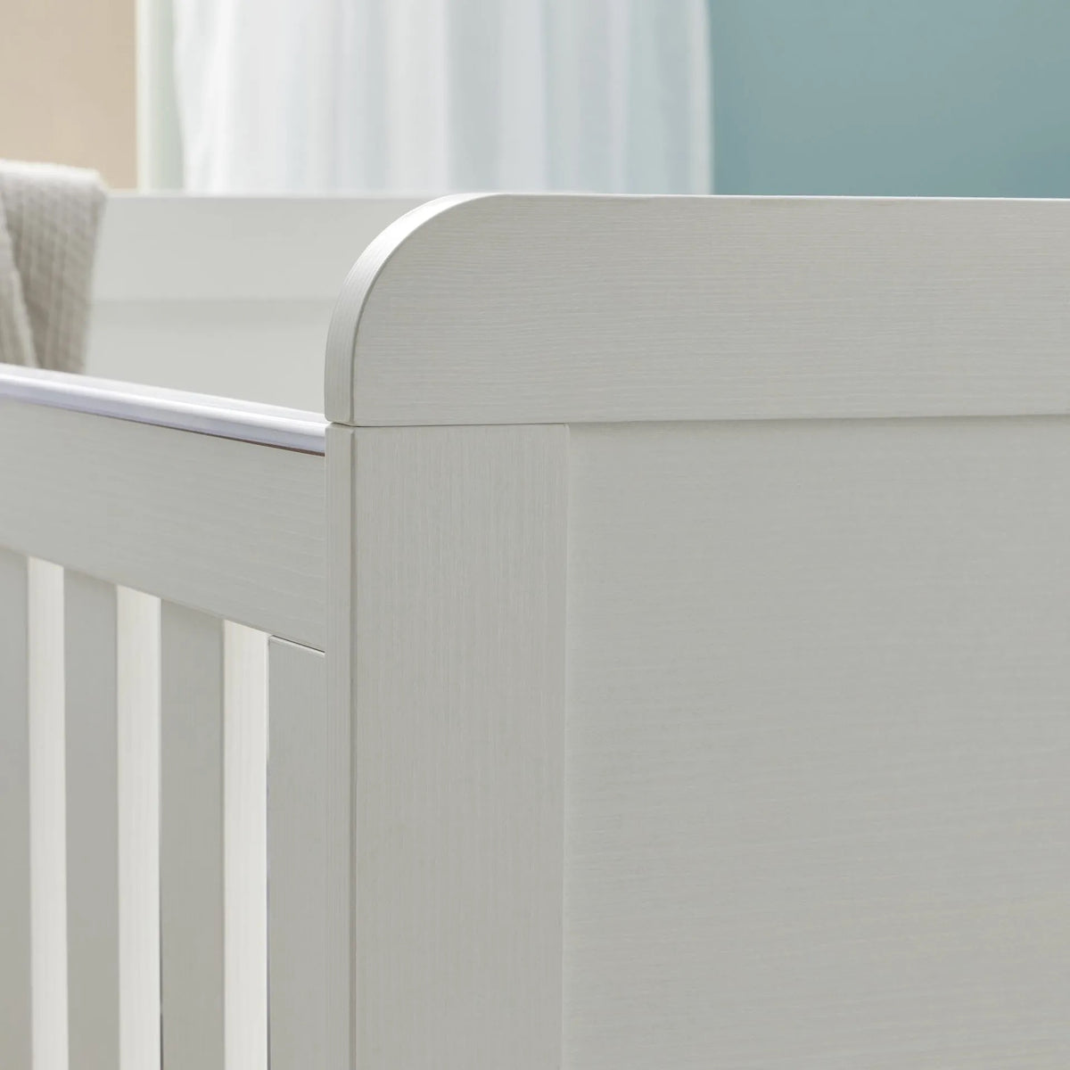 Babymore Caro Mini Cot Bed – white wash *SEPTEMBER OFFER