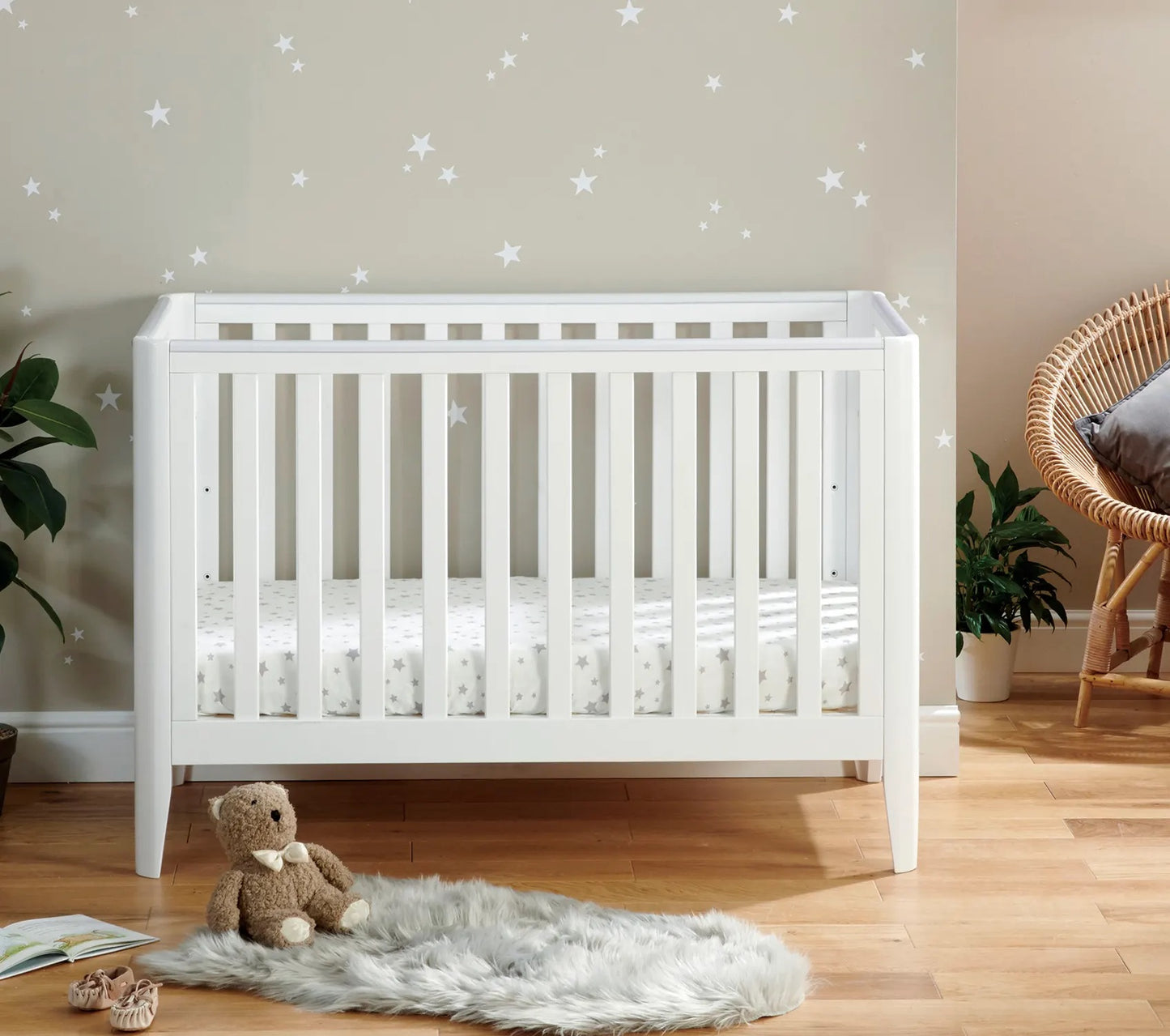 Babymore Iris Cot Bed- White *AUGUST OFFER